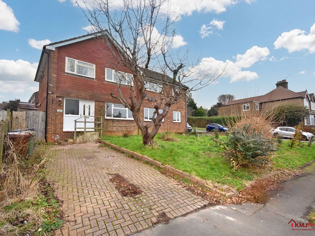 3 bed semidetached house for sale in Windsor Road, Crowborough TN6, £