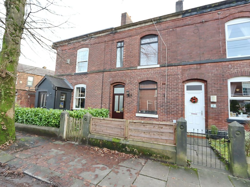 2 bed terraced house to rent in Nipper Lane, Whitefield M45, £995 pcm