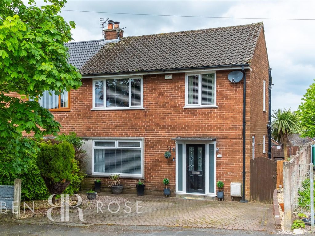 3 bed semidetached house for sale in Chester Place, Adlington, Chorley