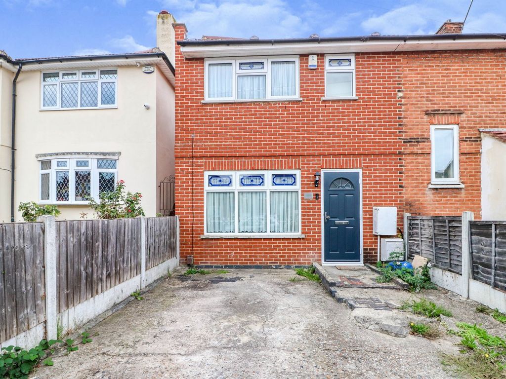 2 bed end terrace house for sale in Greenwood Gardens, Ilford IG6 Zoopla