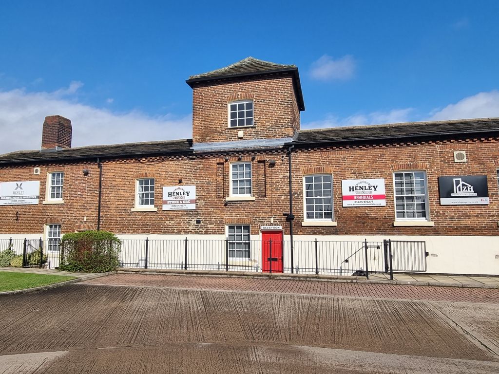 Office to let in Navigation Yard, Wakefield WF1, £18,000 pa Zoopla