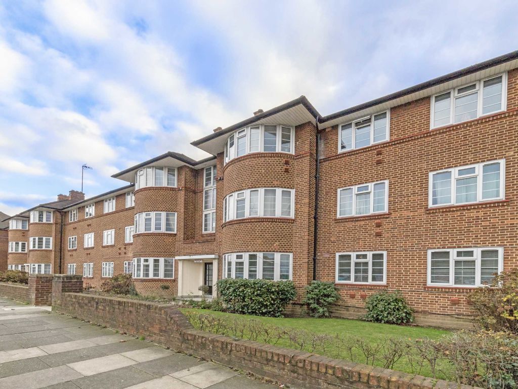3 bed flat to rent in Beaufort Park, London NW11 Zoopla
