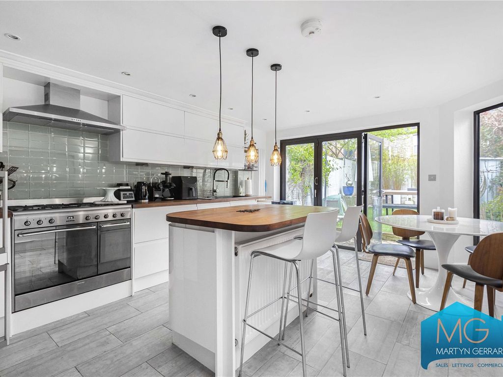 3 bed detached house for sale in Hamilton Road, East Finchley, London
