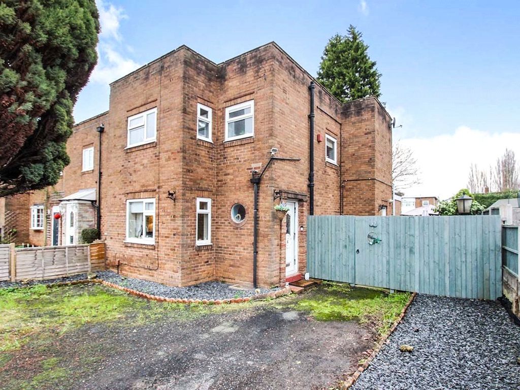 3 bed semidetached house to rent in James Way, Donnington, Telford