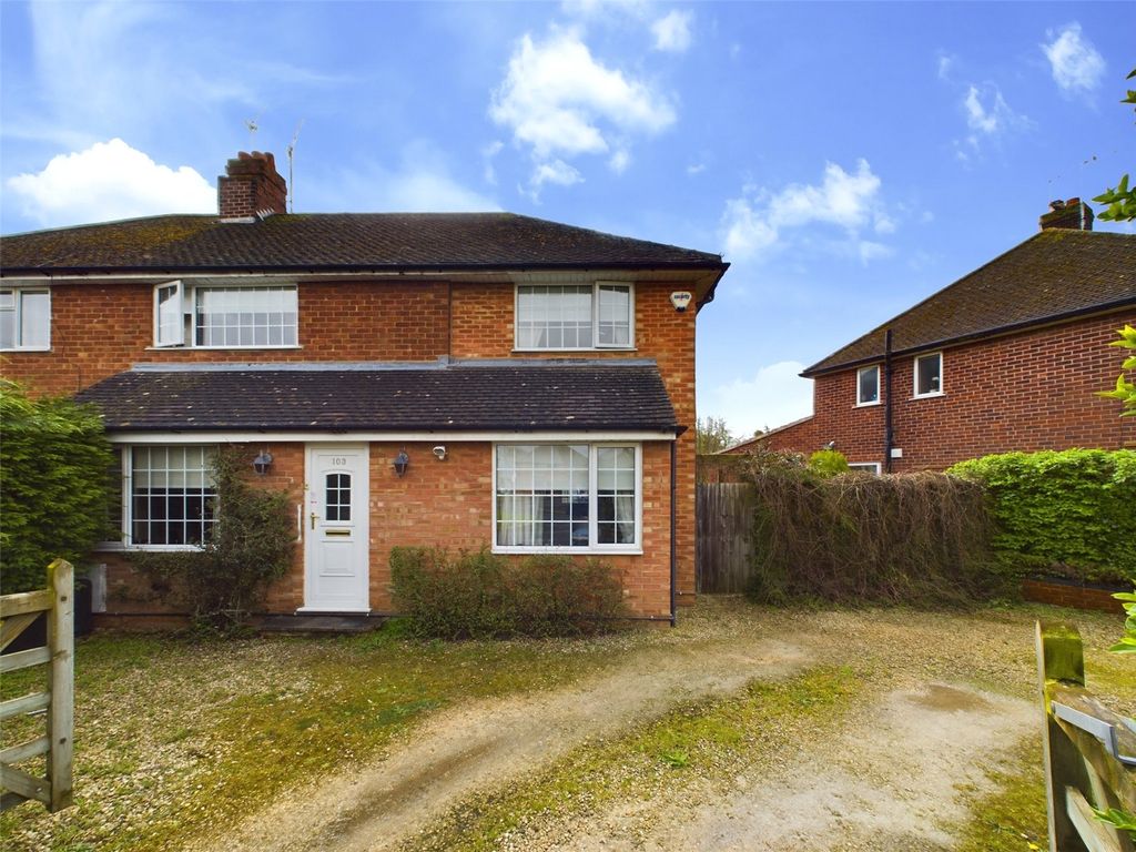 3 bed semidetached house for sale in Orchard Way, Churchdown