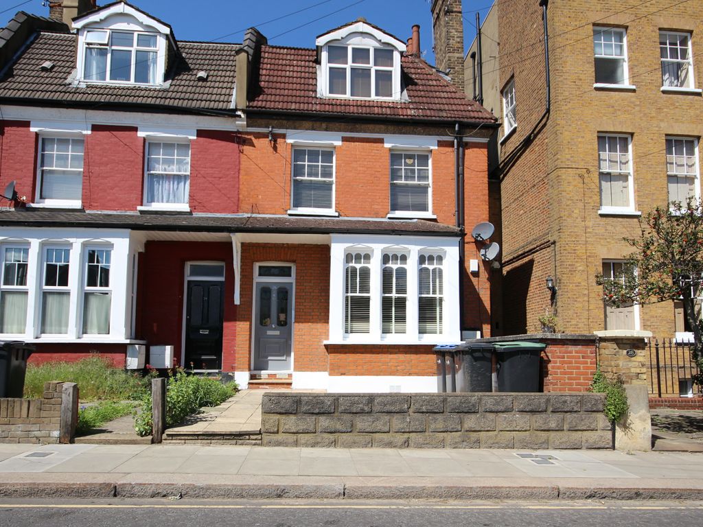 2 bed flat for sale in Wades Hill, London N21, £455,000 Zoopla