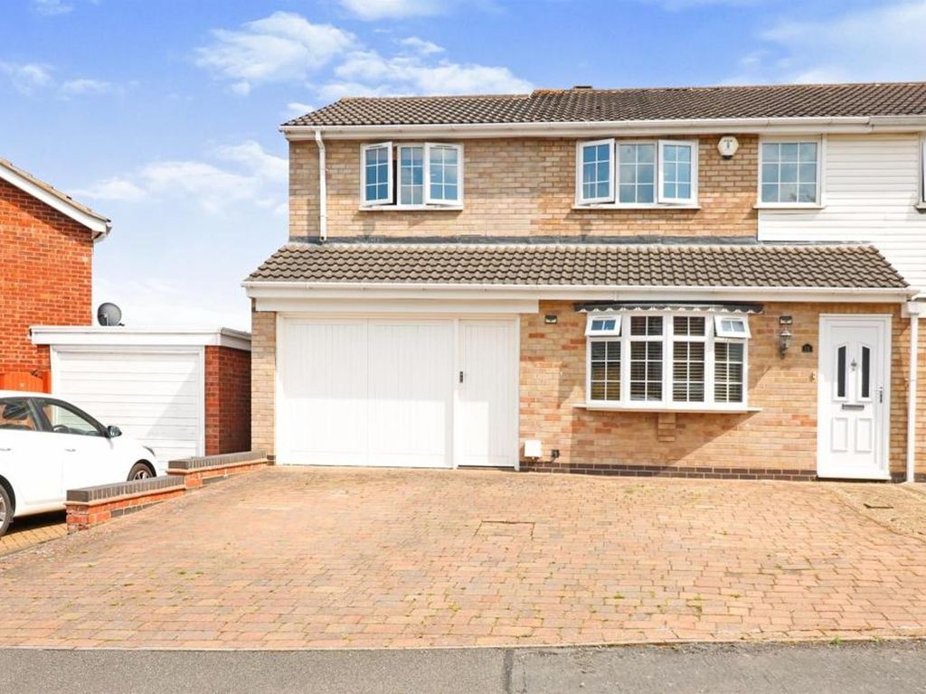 3 bed semidetached house for sale in Clayton Drive, Leicester LE4, £