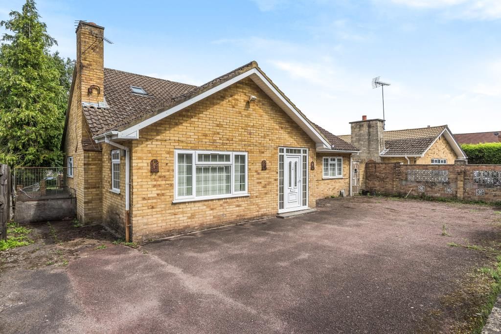 6 bed detached bungalow for sale in Studley Green, Buckinghamshire HP14