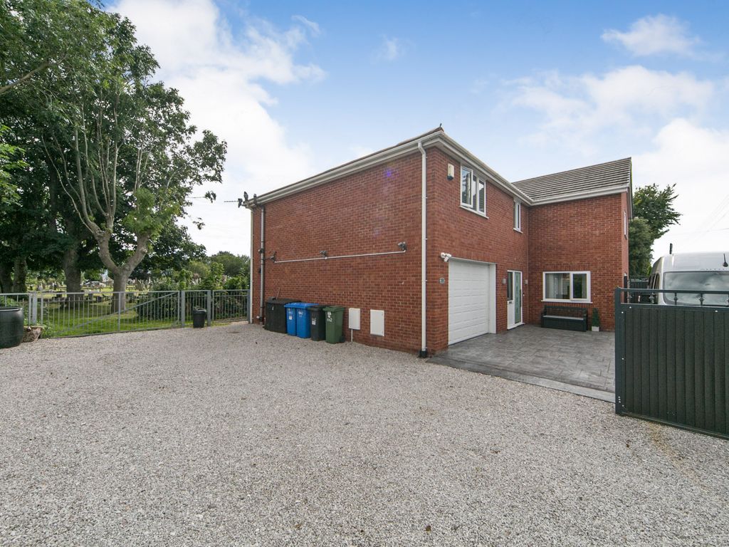 4 bed detached house for sale in Dyserth Road, Rhyl LL18, £375,000 Zoopla