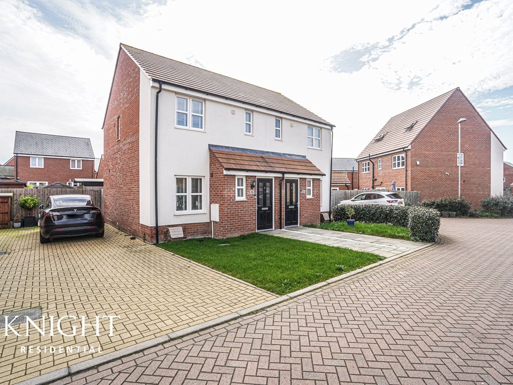 2 bed semidetached house for sale in Wallaby Way, Stanway, Colchester
