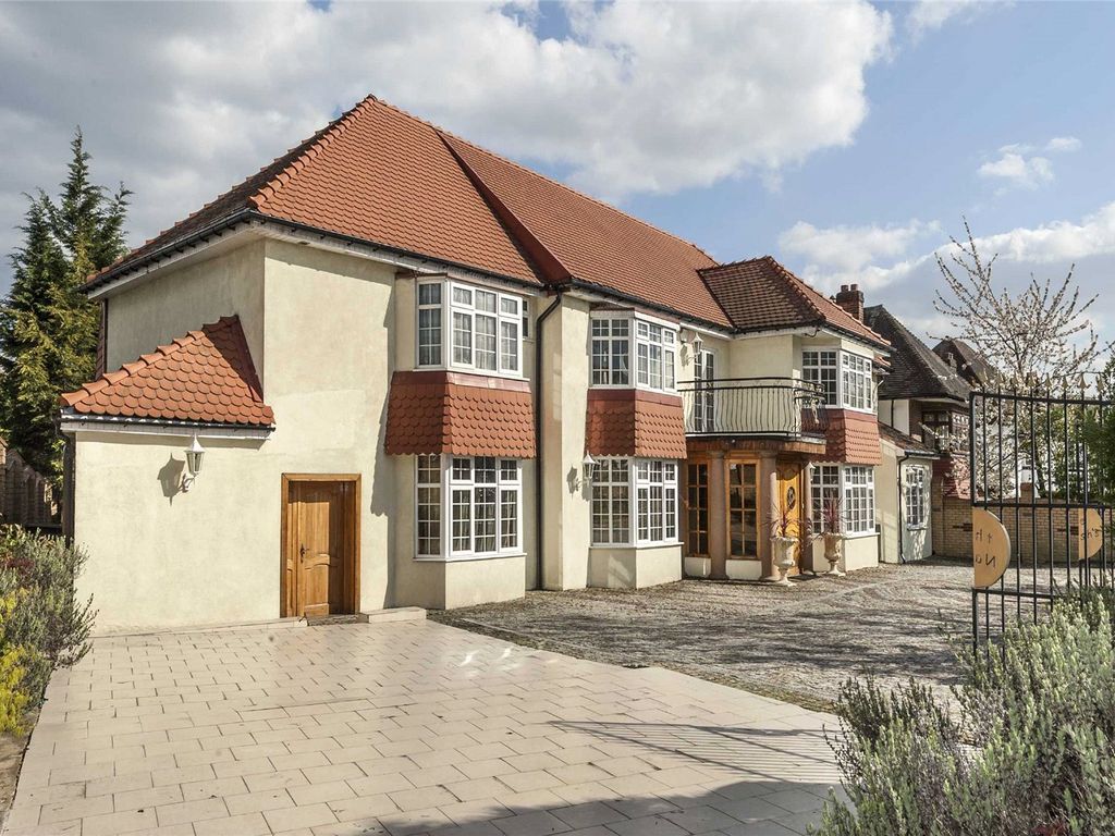 8 bed detached house for sale in Weymouth Avenue, Mill Hill, London NW7