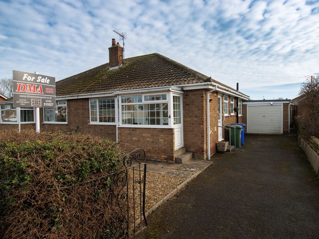 2 bed semidetached bungalow for sale in Langsett Avenue, Filey YO14, £