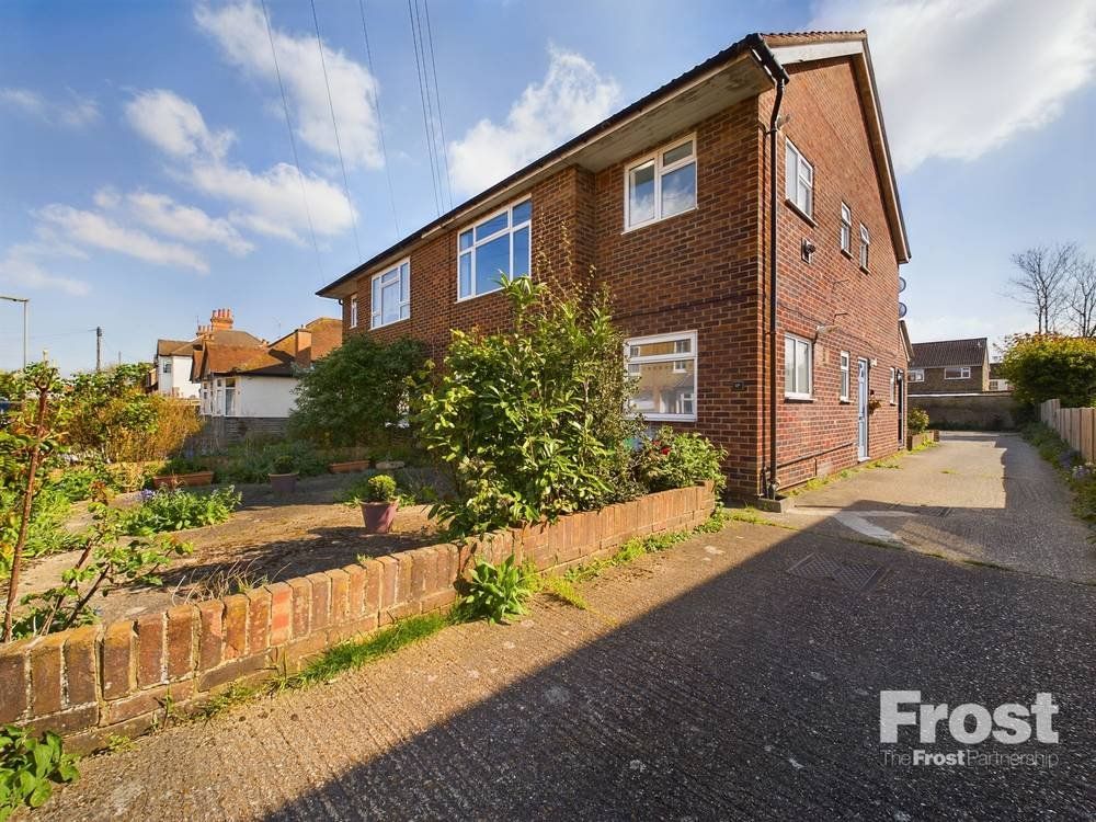 2 bed for sale in Chaucer Road, Ashford, Surrey TW15 Zoopla