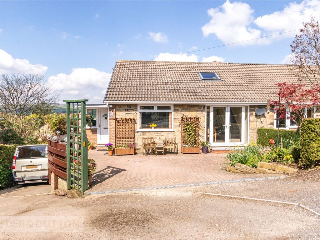 3 bed semidetached house for sale in Cliffe View, Clayton West