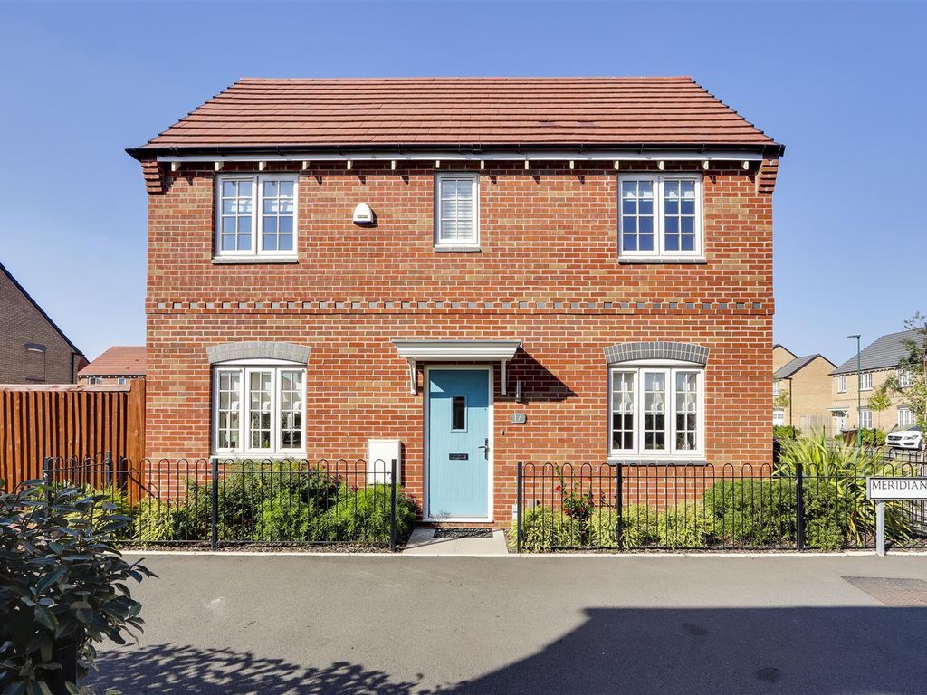 3 bed detached house to rent in Meridian Close, Beechdale