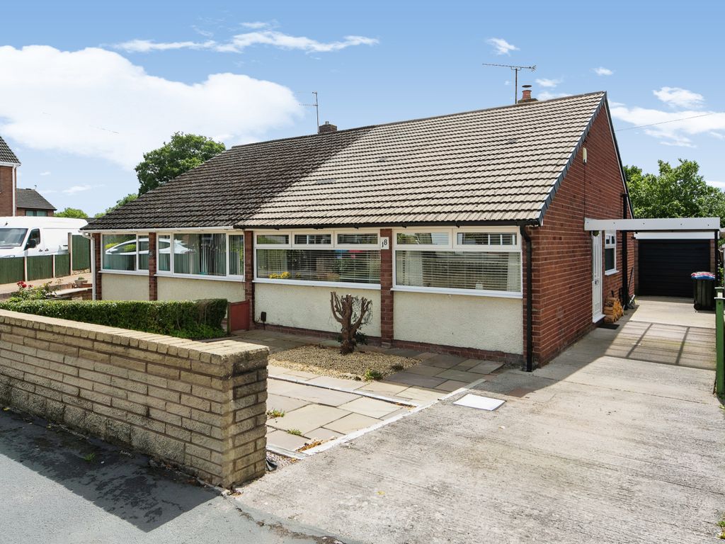 2 bed bungalow for sale in Cloverfield Gardens, Little Sutton