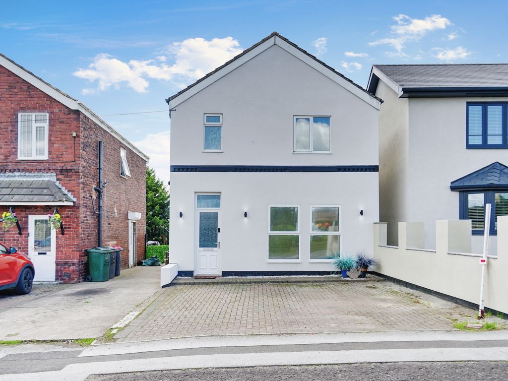 3 bed detached house for sale in Park Hill, Swallownest, Sheffield, South Yorkshire S26, £