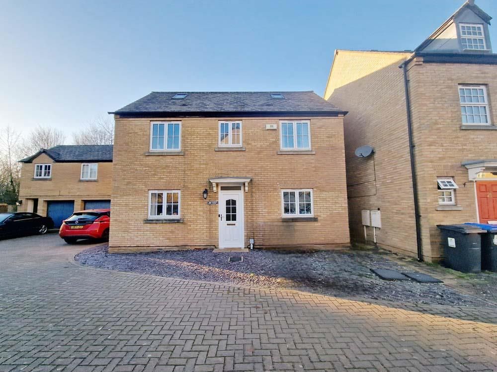 5 bed detached house for sale in Sandpiper Close, Rugby CV23, £350,000