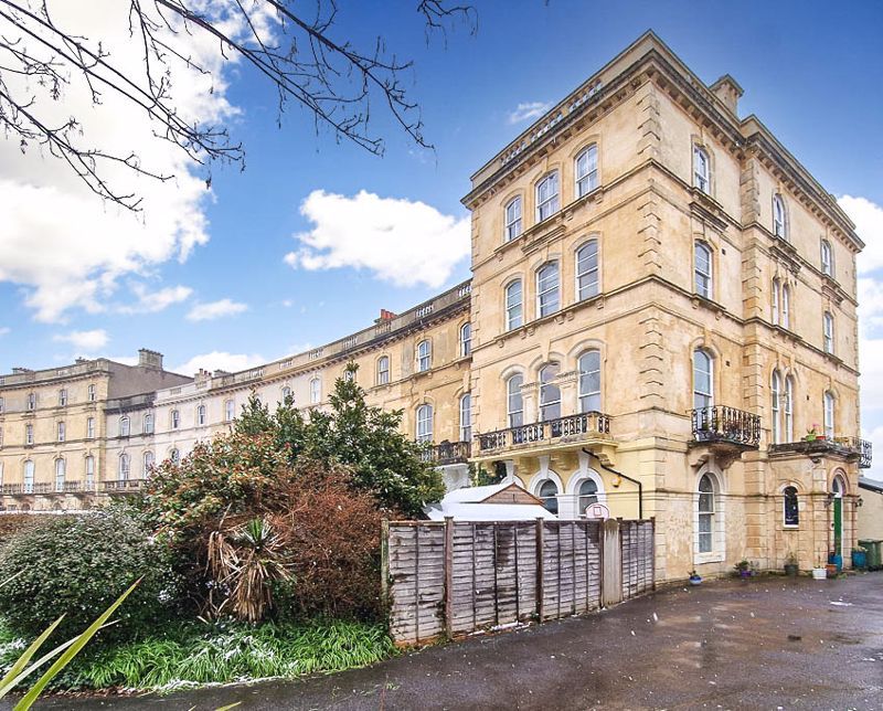 2 bed flat for sale in Ellenborough Gardens, Whitecross Road, Weston