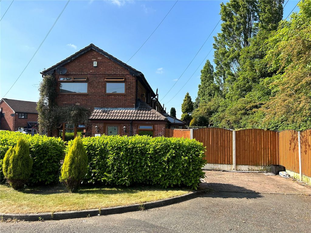 3 bed detached house for sale in Hillingdon Close, Oldham OL8 Zoopla