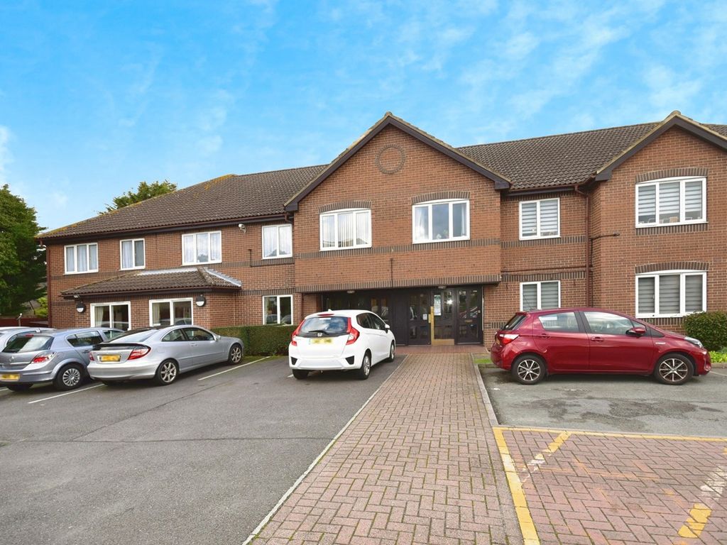 1 bed property for sale in Chadwell Heath Lane, Romford RM6, £140,000