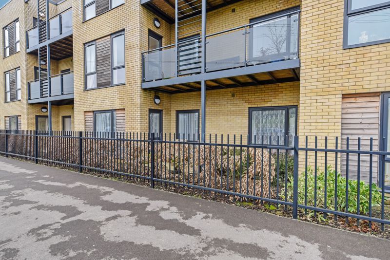 2 bed property for sale in Marlowe Court, Milton Road, Waterlooville ...