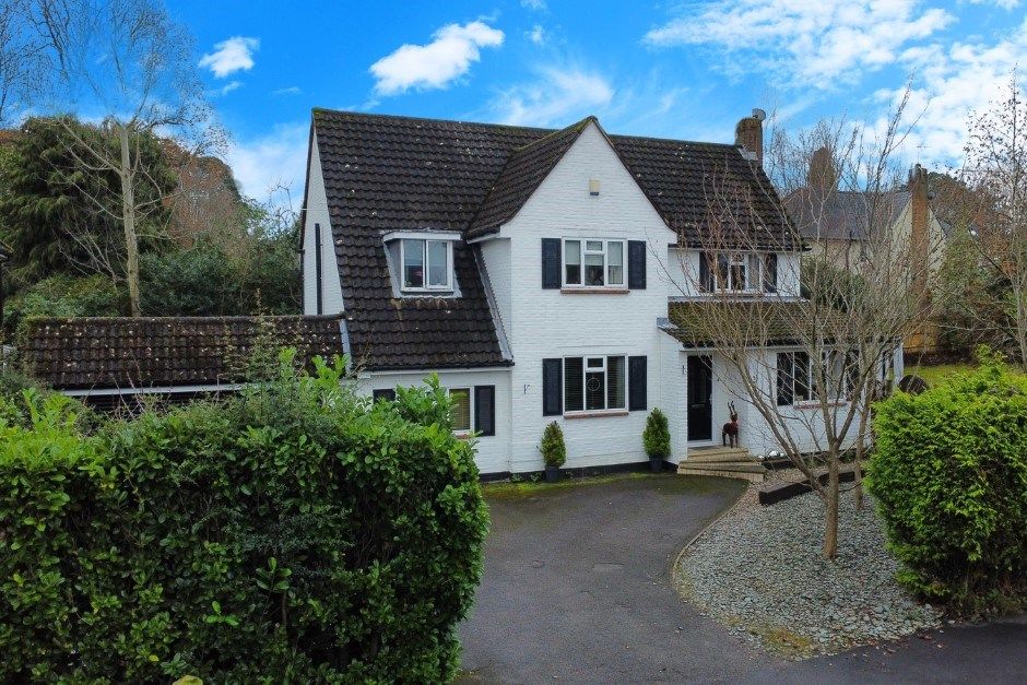 4 bed detached house for sale in Kingsclear Park, Camberley GU15, £