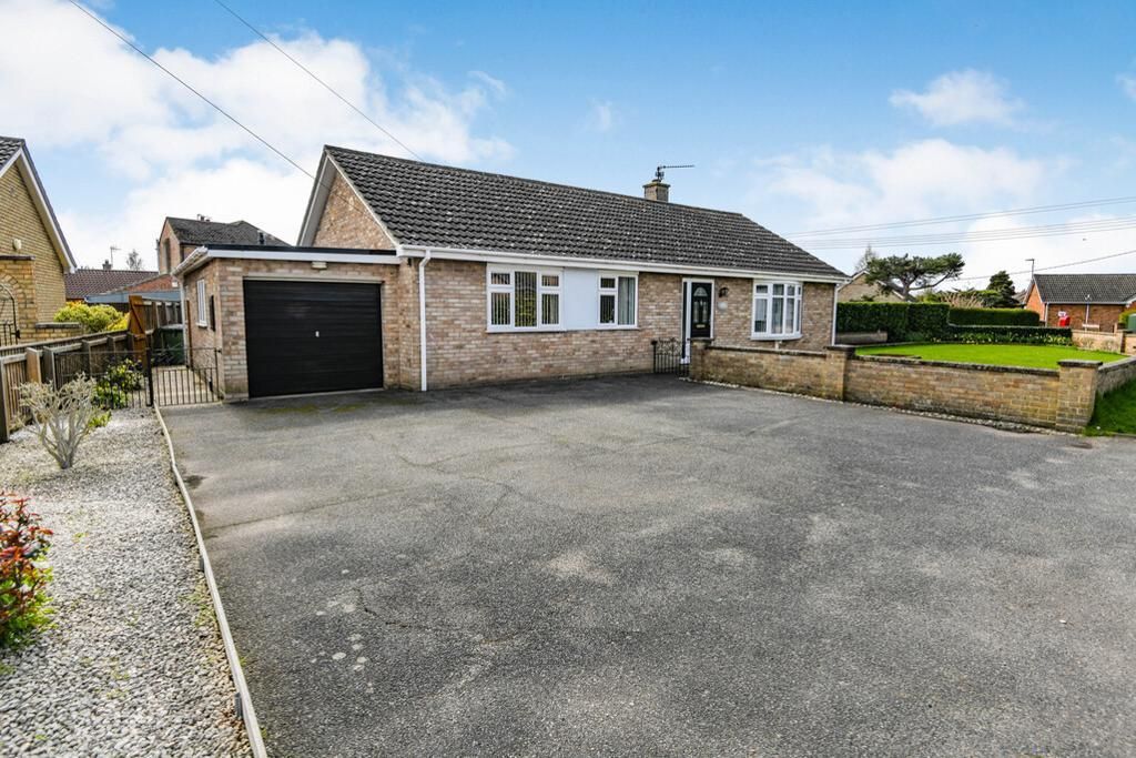 3 bed detached bungalow for sale in Woodgate Road, Leverington, Wisbech