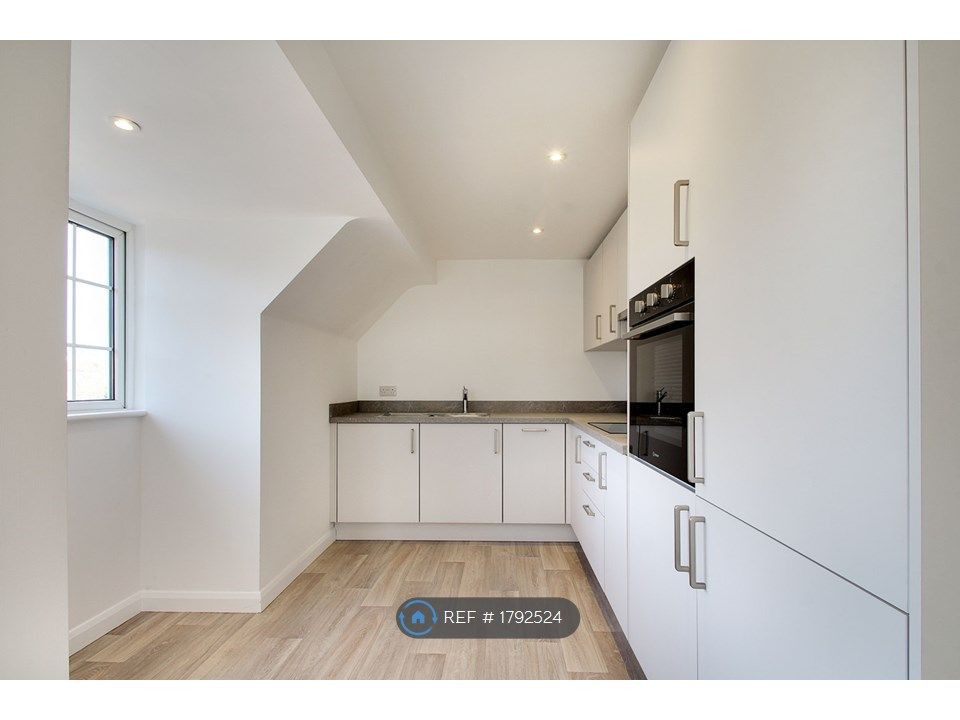 Studio to rent in Parrock Road, Gravesend DA12 Zoopla