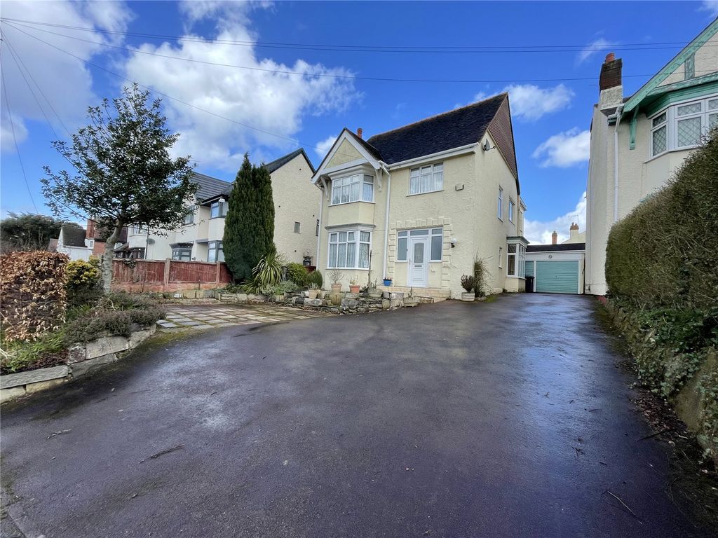 4 bed detached house for sale in Richmond Road, Finchfield