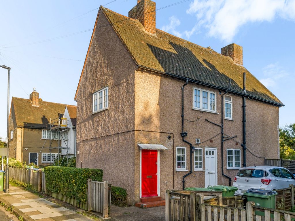 2 bed for sale in Admiral Seymour Road, London SE9, £275,000