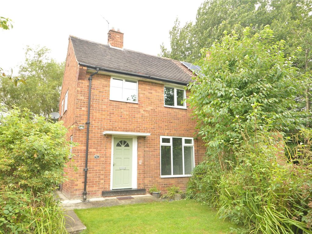 2 bed semidetached house for sale in Woodnook Drive, Leeds, West
