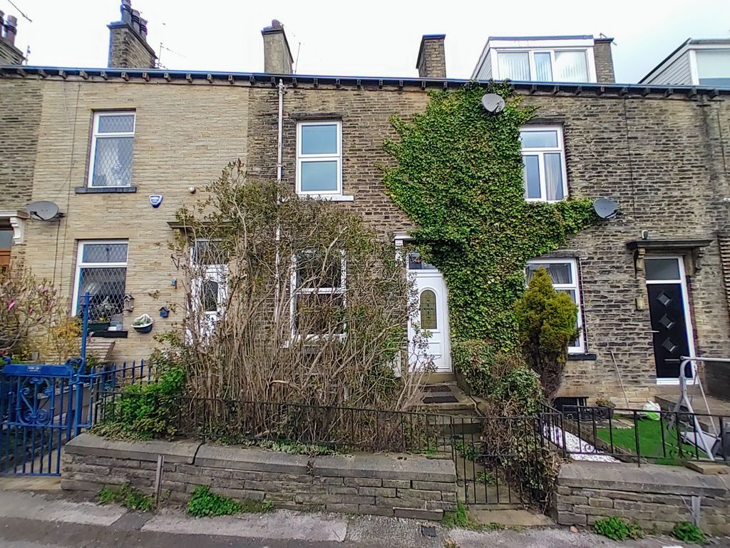 3 bed terraced house for sale in Gaythorne Terrace, Clayton, Bradford