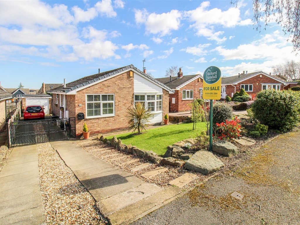 2 bed detached bungalow for sale in Stillwell Garth, Sandal, Wakefield