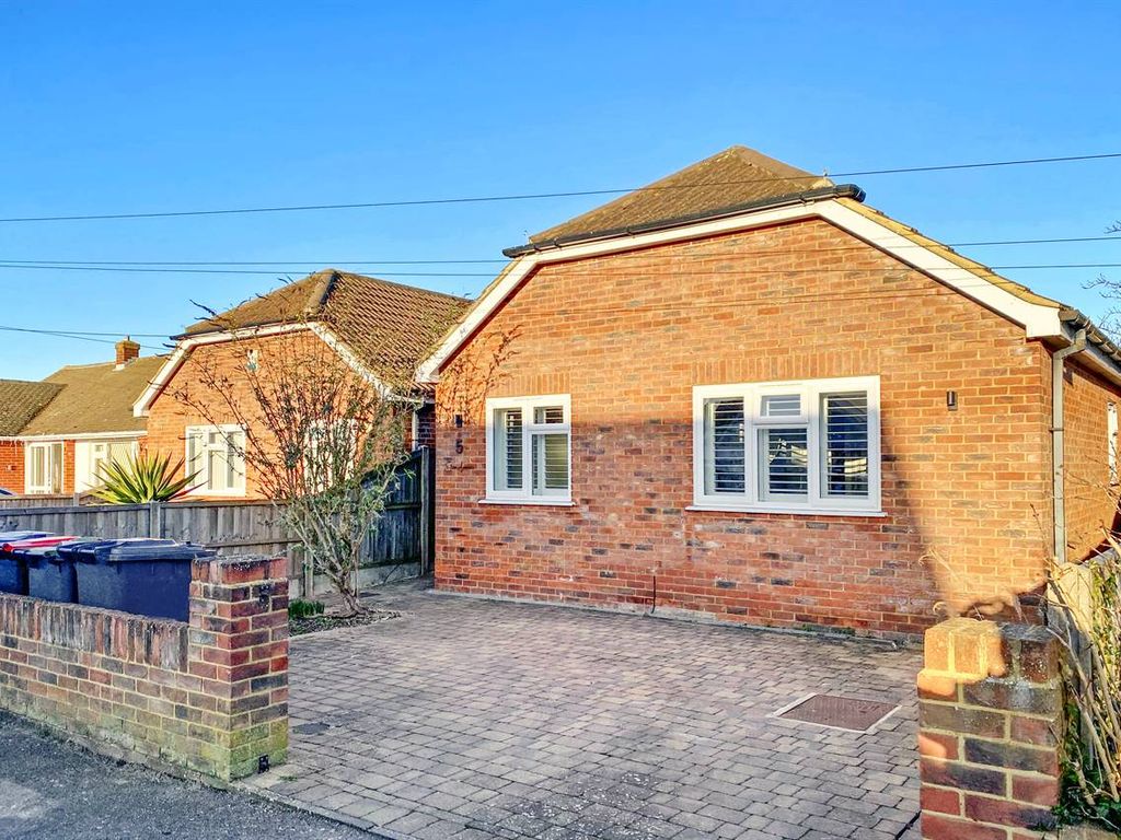3 bed detached bungalow for sale in Westlands Road, Herne Bay CT6, £385,000 Zoopla