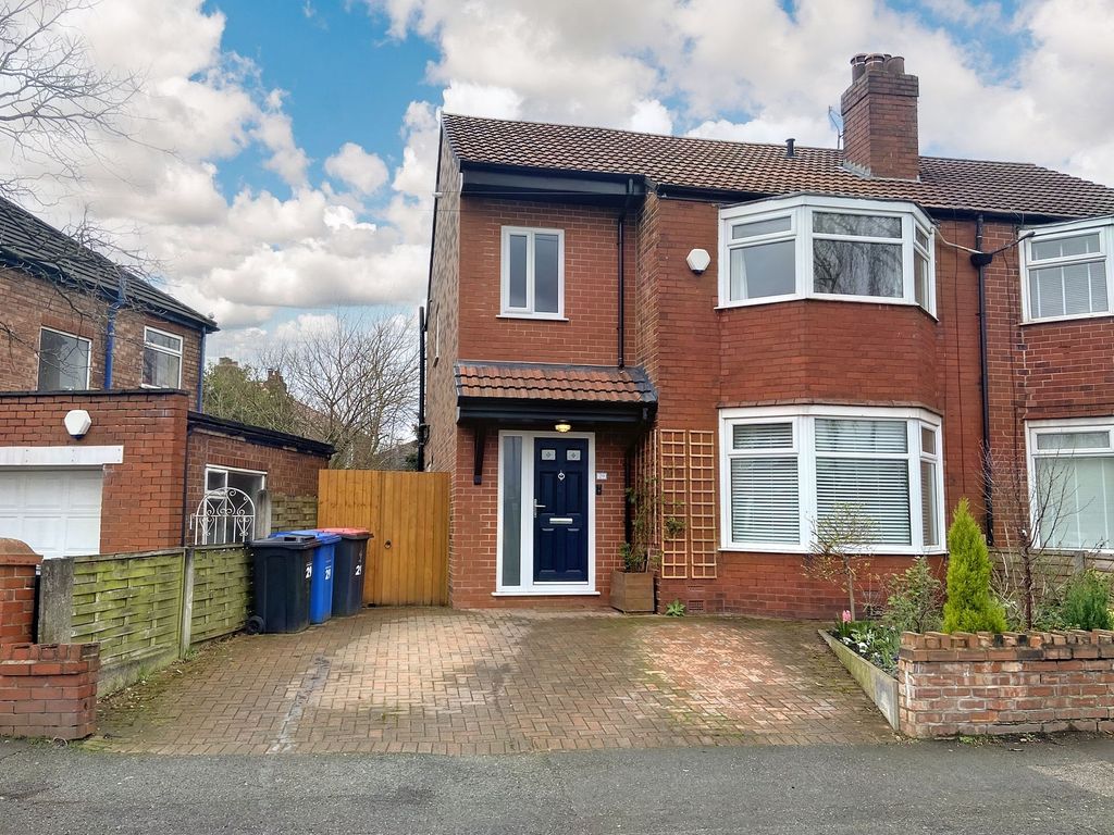 3 bed semidetached house for sale in Wentworth Road, Swinton M27 Zoopla