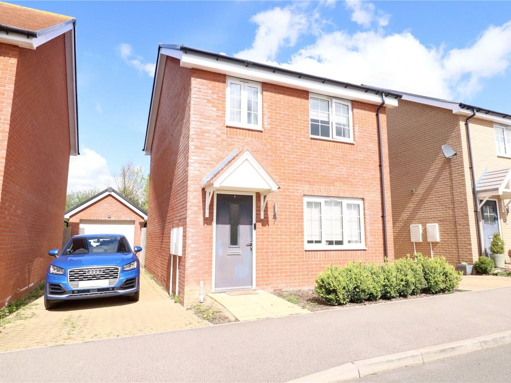 3 bed detached house for sale in Crozier Drive, Cressing CM77, £390,000