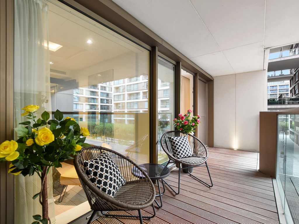 2 bed flat to rent in Kensington High Street, Kensington, London W14, £