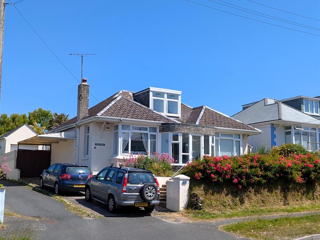 5 bed detached bungalow for sale in Porth Way, Newquay TR7, £549,950