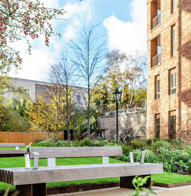 2 bed flat to rent in Mary Neuner Road, Charing Cross N8, £2,401 pcm