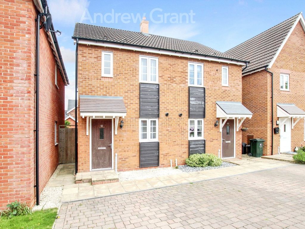 2 bed semidetached house to rent in Bracken Way, Malvern