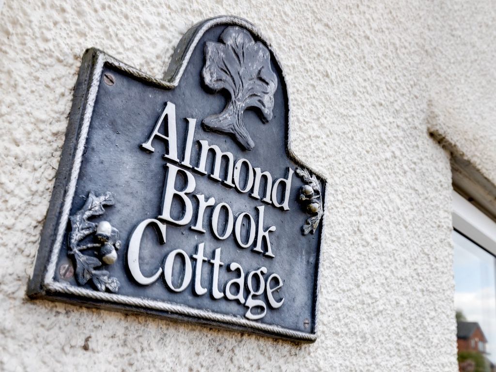 2 bed cottage for sale in Shevington Moor, Standish, Wigan, Lancashire