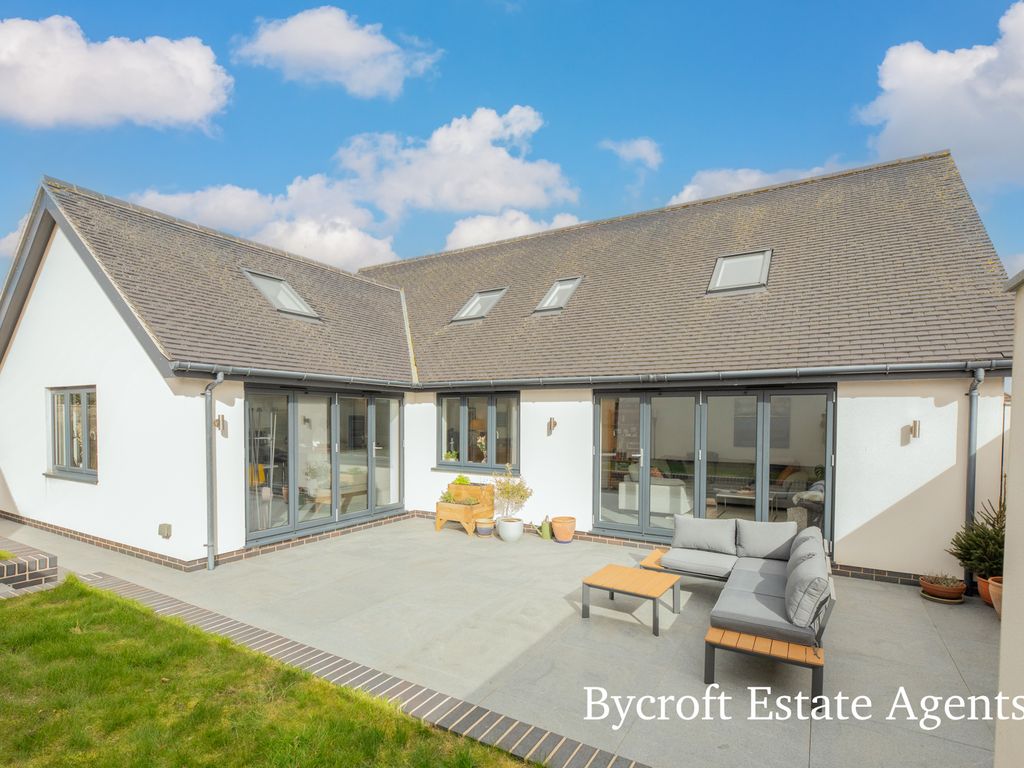 5 bed detached house for sale in Bulmer Lane, WintertonOnSea, Great