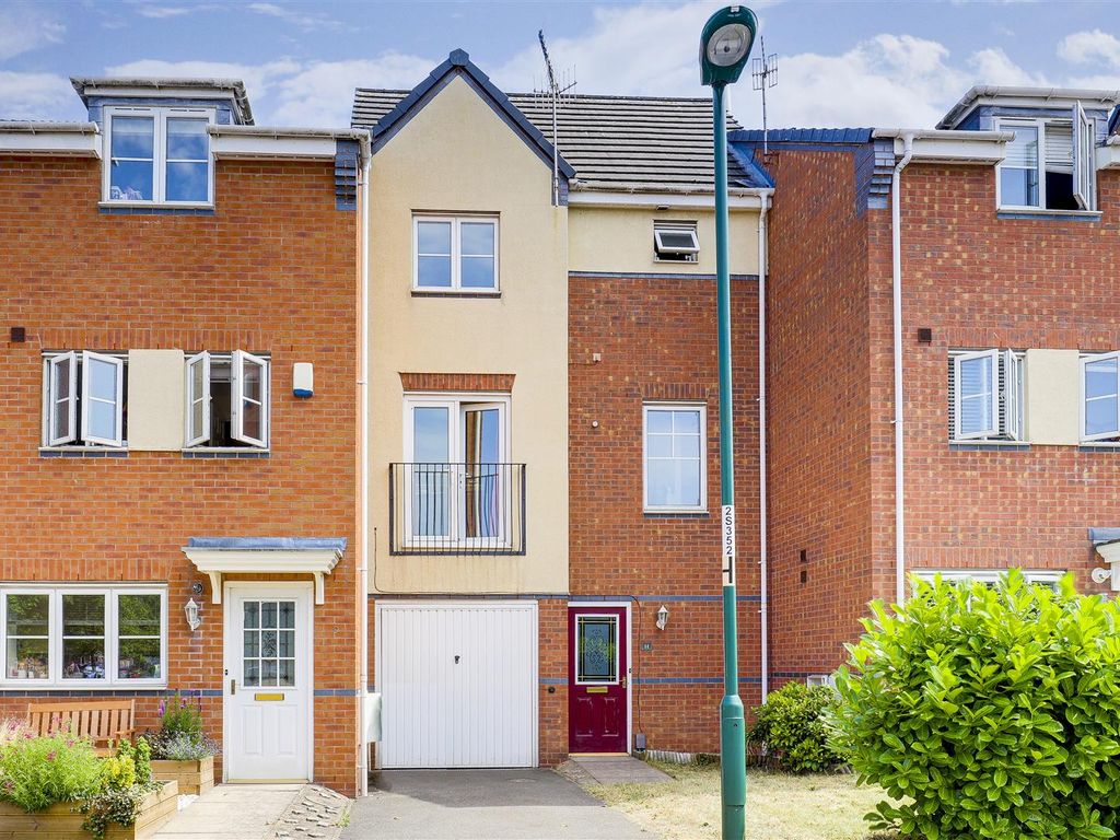 3 bed terraced house for sale in Stanhope Avenue, Carrington