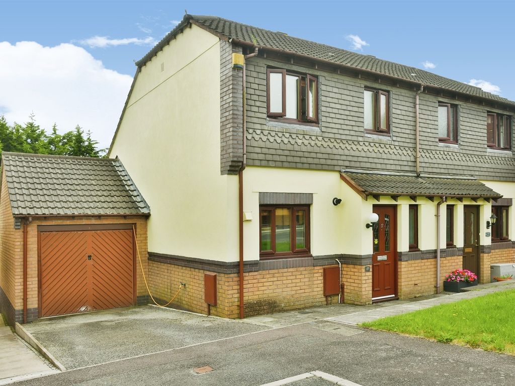 3 bed semidetached house for sale in Fern Close, Plympton, Plymouth