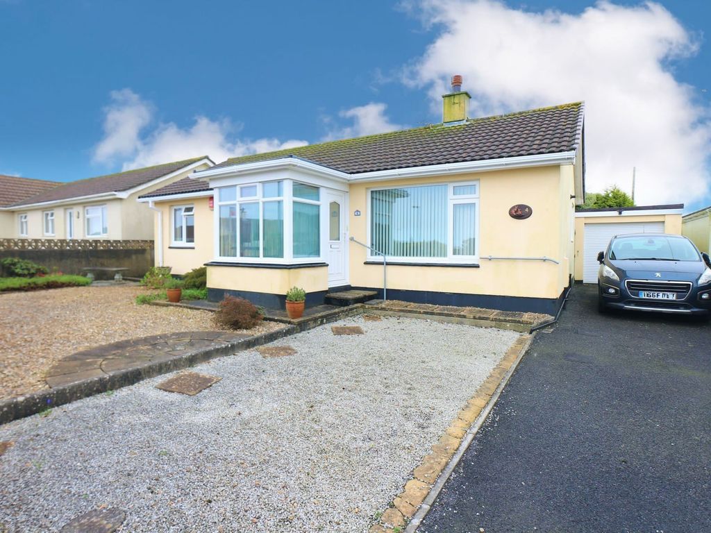 3 bed detached bungalow for sale in Tregrea Estate, Beacon, Camborne