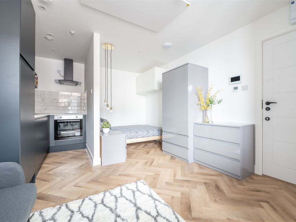 Studio to rent in Willis House, Willis Road, Portsmouth, Hampshire PO1