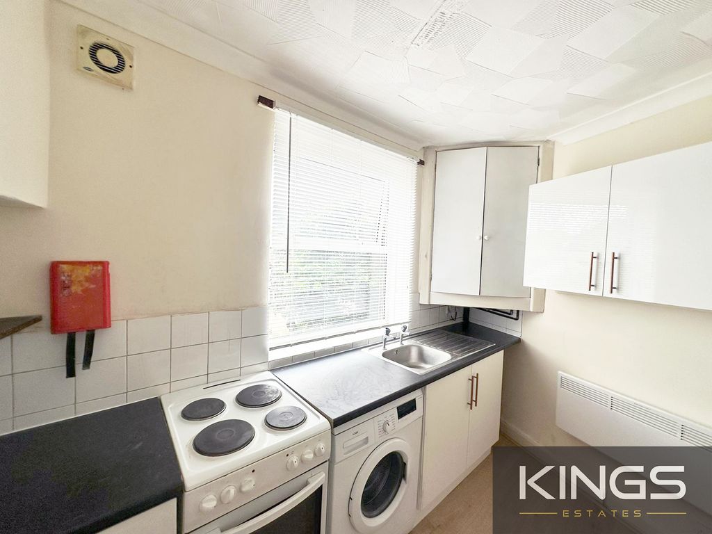 1 bed flat to rent in Seaweed Close, Weston Lane, Southampton SO19, £