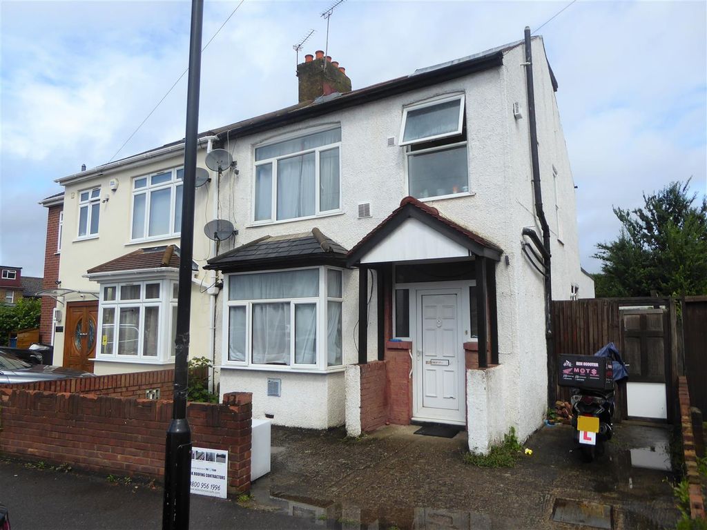Cambridge Road, Hounslow TW4  