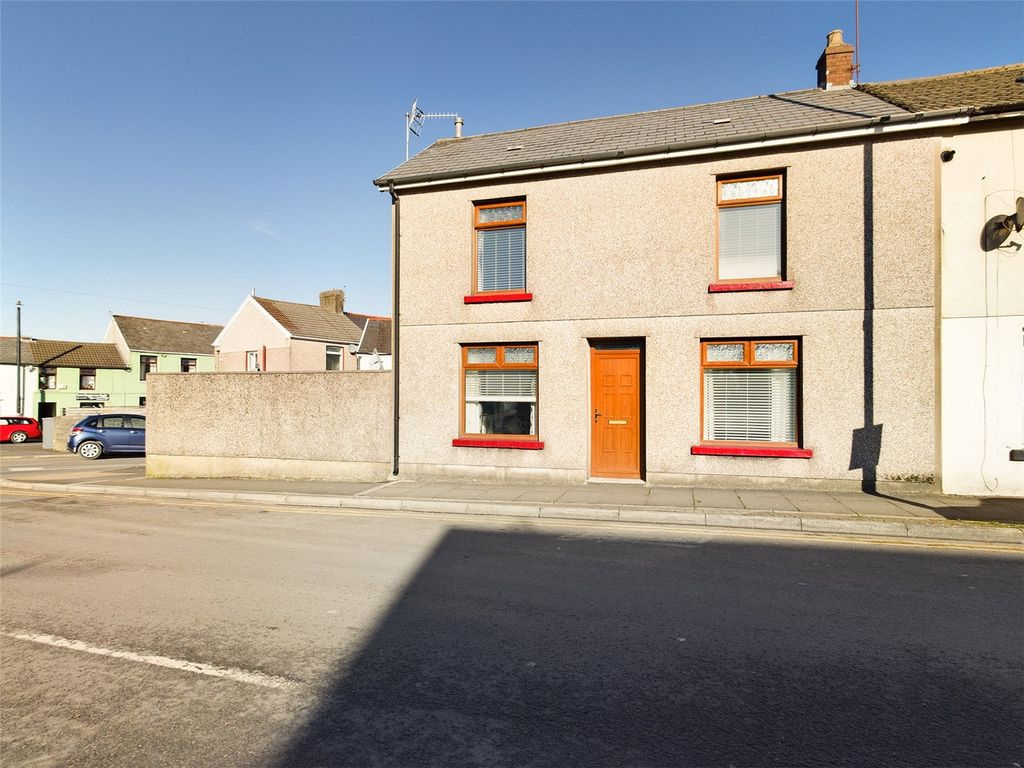 2 bed end terrace house for sale in Brecon Road, Hirwaun, Aberdare